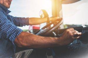 ¿Existen leyes y regulaciones especiales que se apliquen a los conductores de camiones?